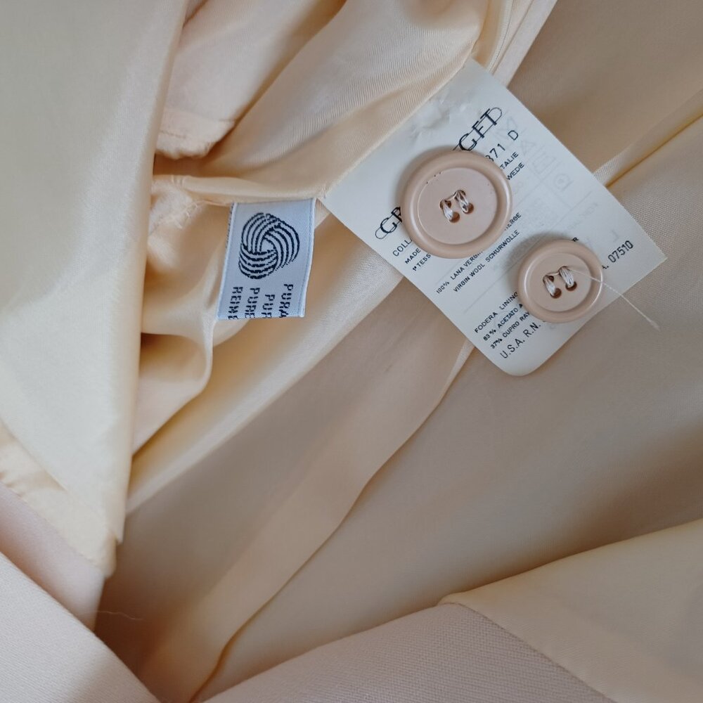 Giorgio Armani Le Collezioni Wool Blazer Womens 8 Cropped Length Cream Peach - Picture 12 of 13